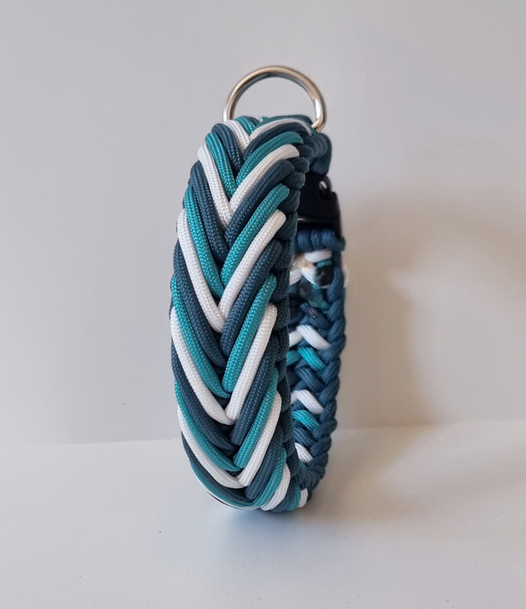 Paracord hundehalsbånd – komplett guide til valg, holdbarhet og komfort