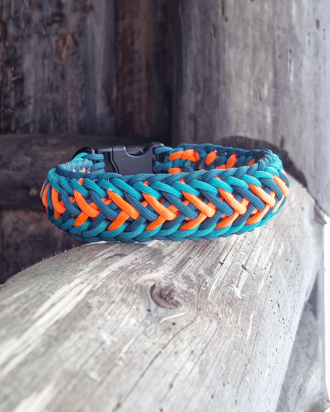 Halsbånd Frostglød Fossefall Mørk