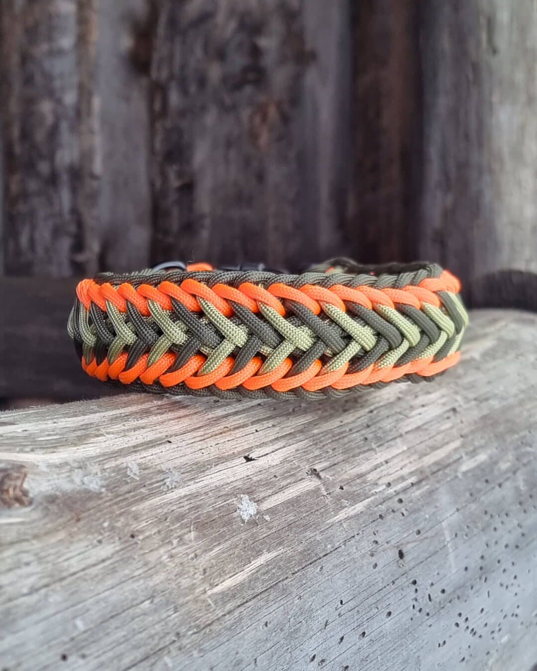 Halsbånd Skogro Fossefall Mørk